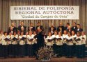 Actuando en la Bienal (b3_coro1_ico.jpg)