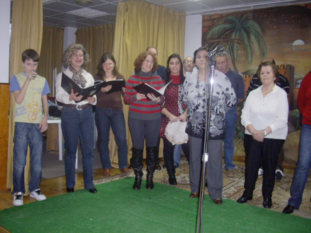 EL Coro canta en el Hogar 