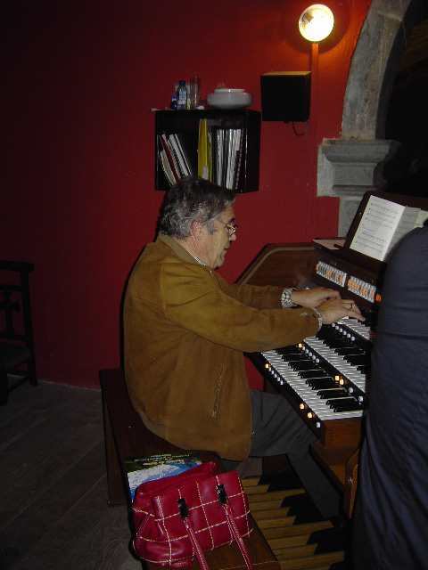 El director al órgano